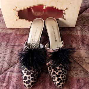 RARE-Vintage Victoria’s Secret kitten mule heel